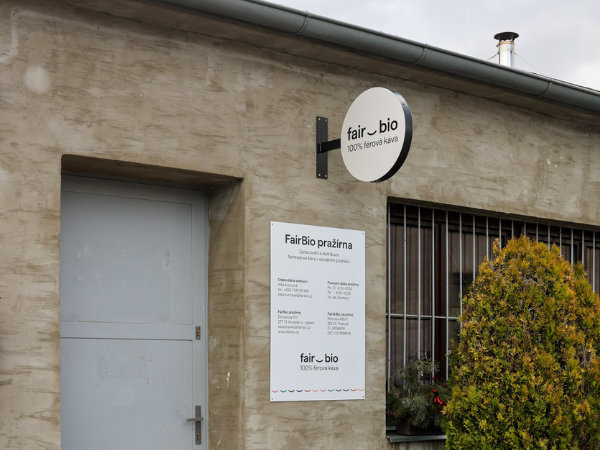 Obrázek naší pražírny v Kostelci